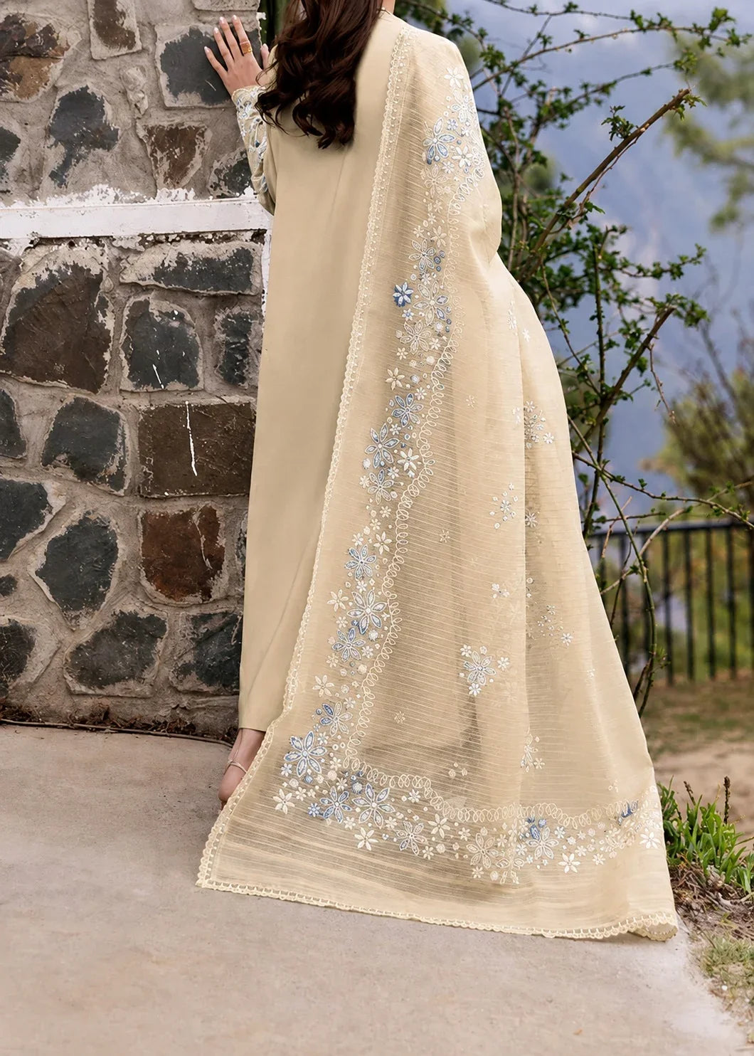 Eid Collection D-269 skin Lawn Embroidered 3pc