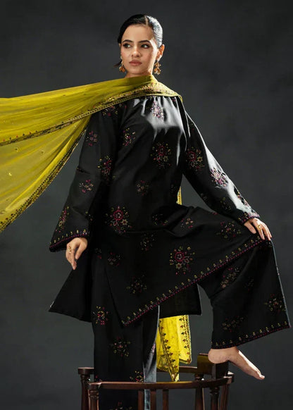 Laam Embroidered lawn Three Piece LM-045