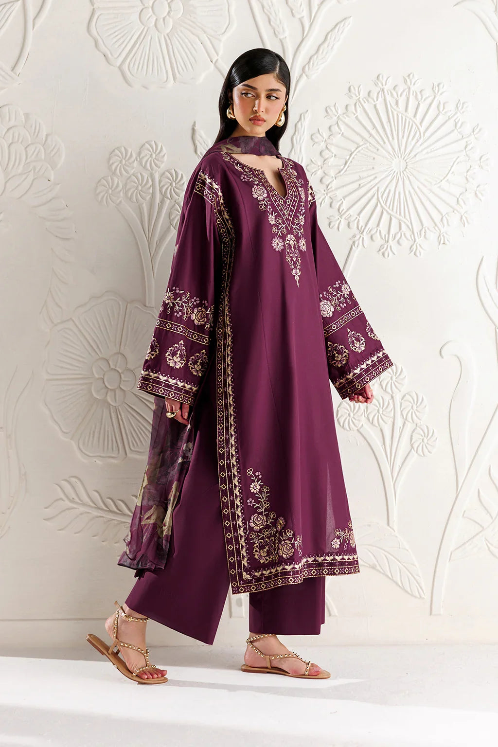 Iznik Embroidered Lawn 3 piece Suit (Summer Collection) | D-023