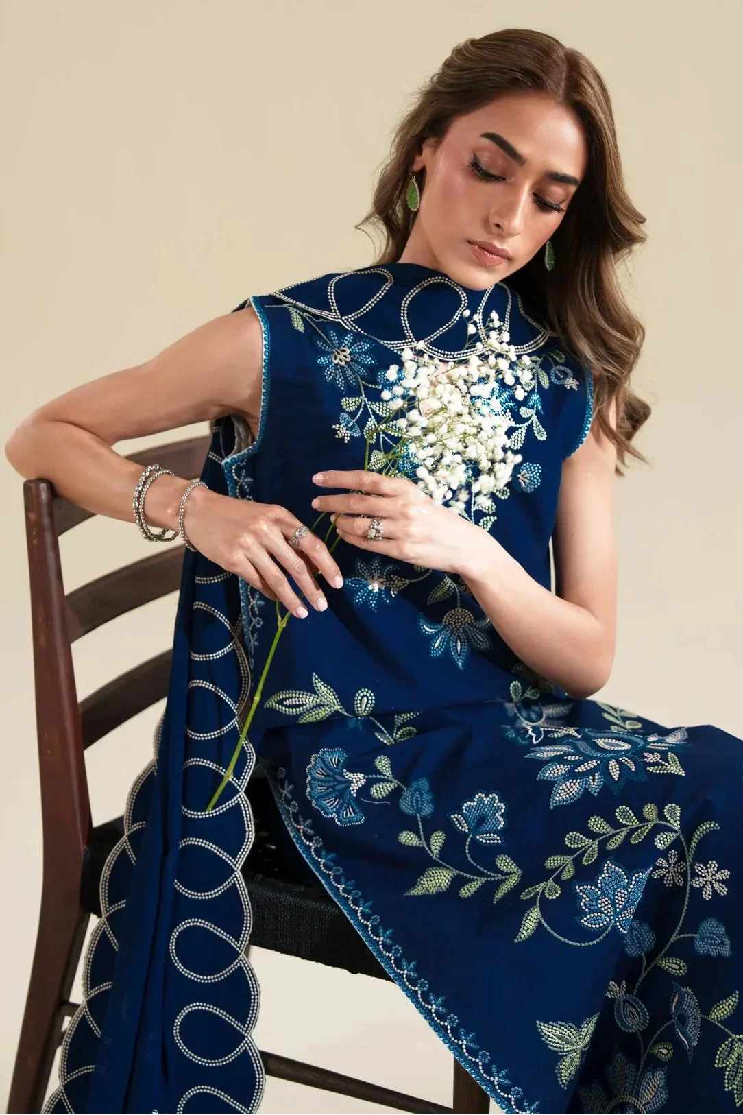Izel D-404 Embroidered Dhanak Three Piece Winter Collection