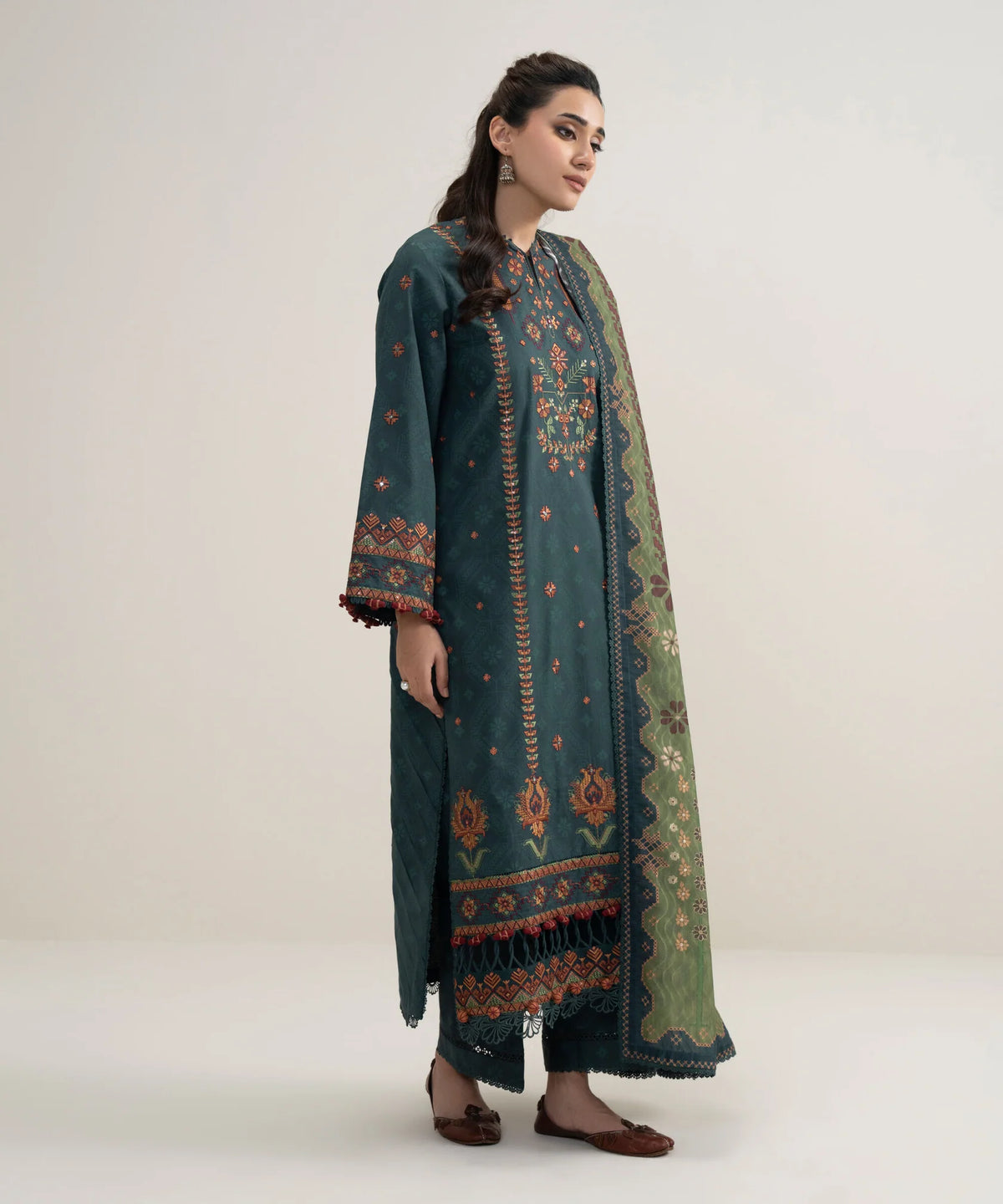 Sapphire Embroidered Dhanak Three Piece SP-403