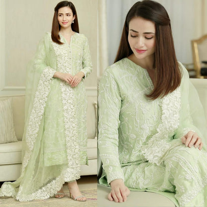 Bareeze D-30 Embroidered Lawn 3pc